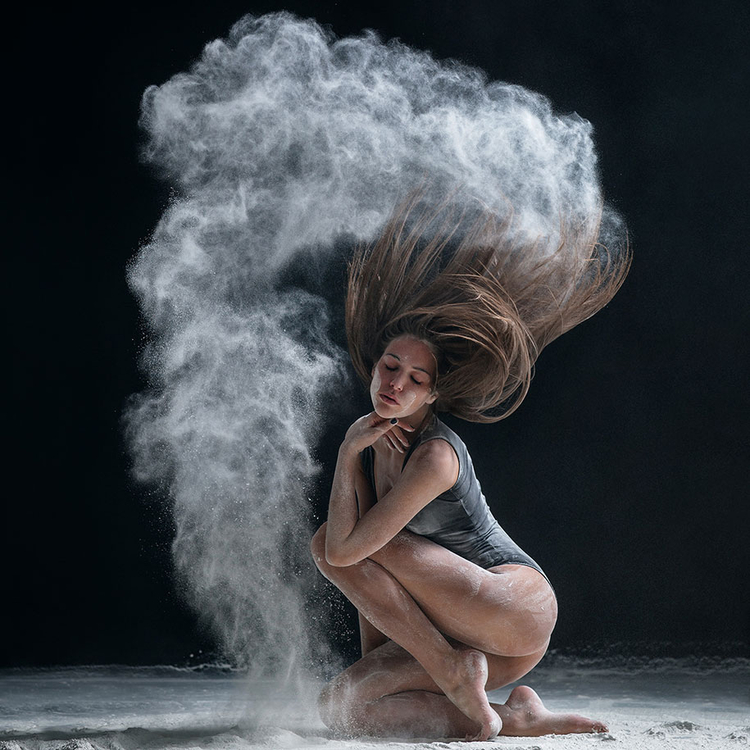 Dynamiczne zdjęcia tancerek Aleksandra Jakowlewa